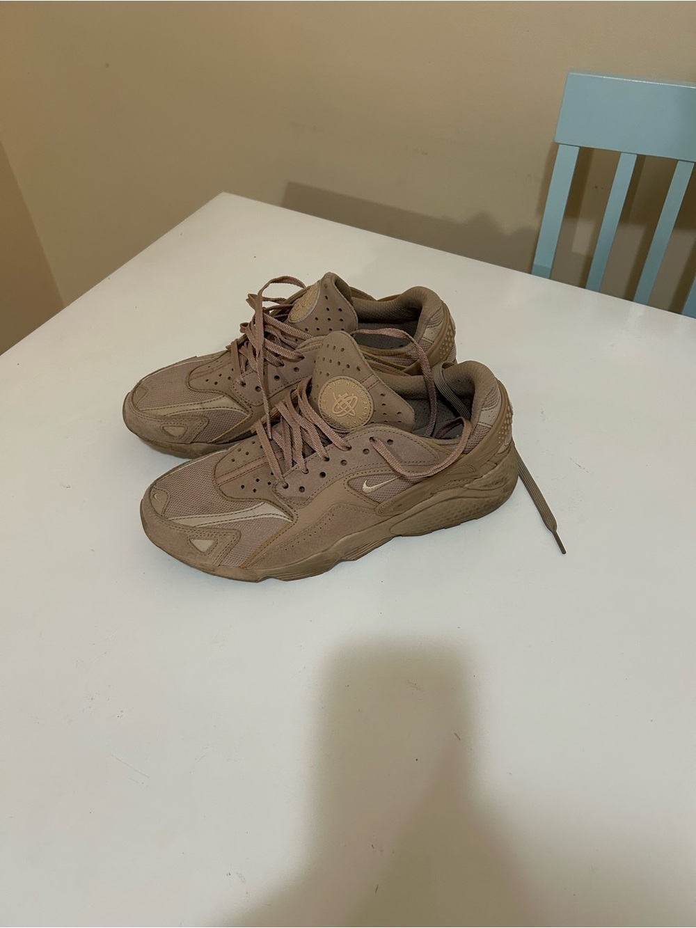 Nike Hurache Beige/Tan Casual Lace-Up Sneakers